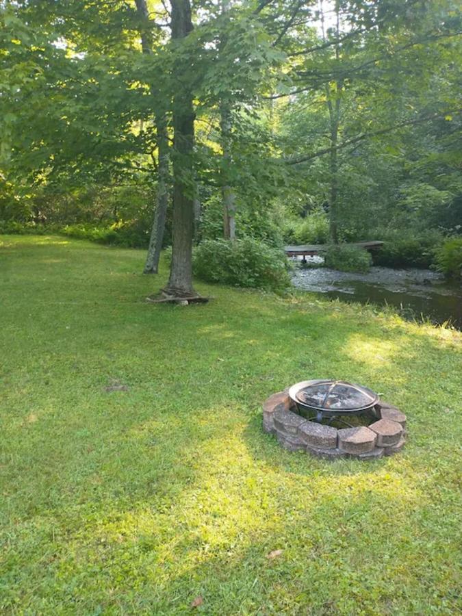 Two Brooks Lodge Bennington Bagian luar foto